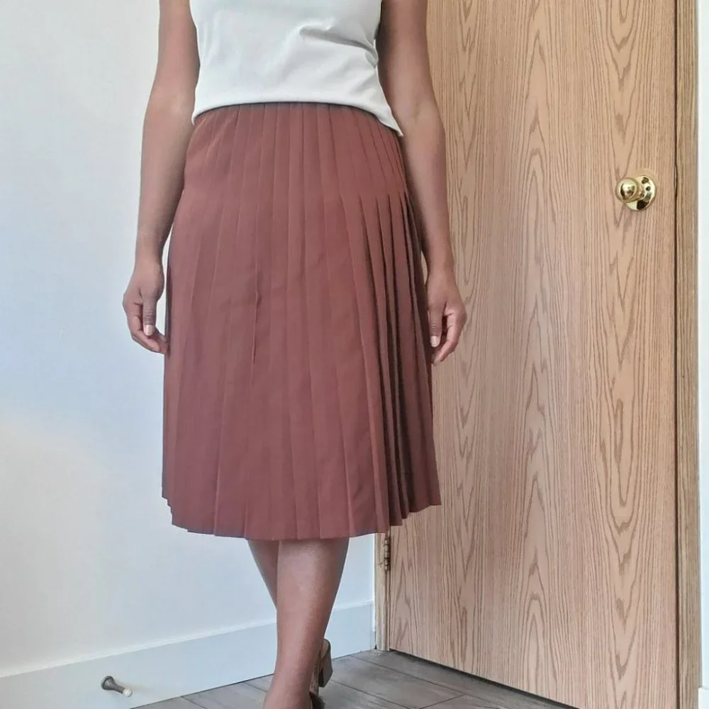 VINTAGE | Brown Academia Midi Pleated High Rise 100% Wool Skirt (Size 8) - Picture 8 of 13